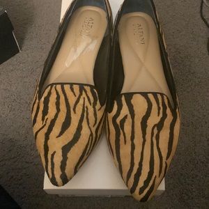 Alfani Tiger Print Loafers Pointed Toe Size 9.5
